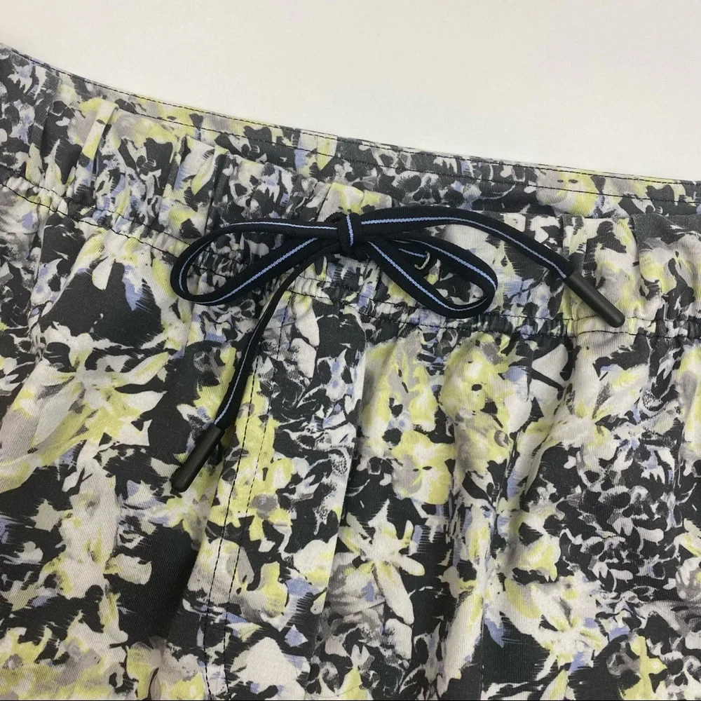 Lululemon Jet Crop Luxtreme Slim Pants: Crosscourt Petal Black Clarity Yellow